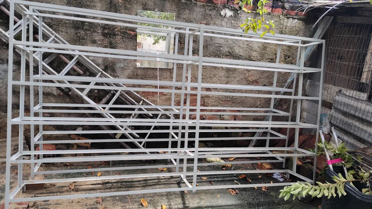 Estante de ferro 