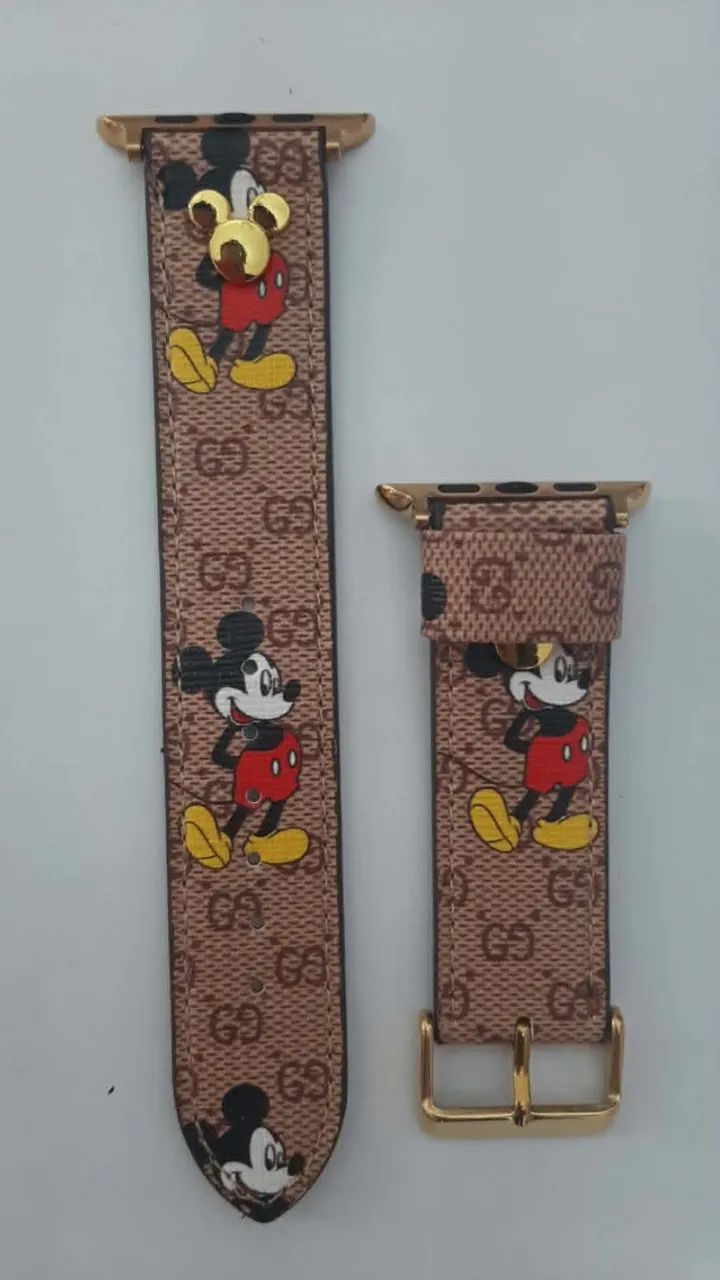 Pulseira smartwatch estampa Gucci Mickey 42/44mm couro sintético.