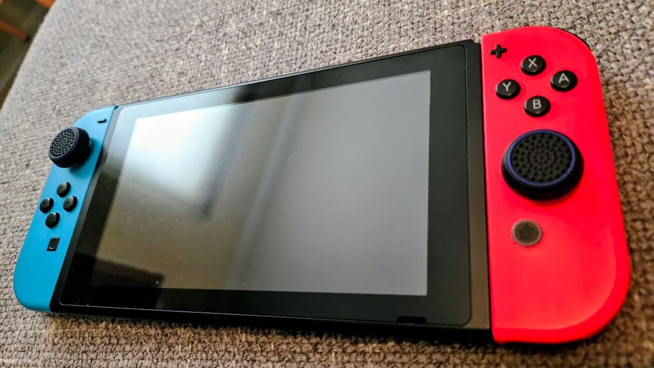 Nintendo Switch 1 + 2 jogos + Case - Consoles de Vídeo Game