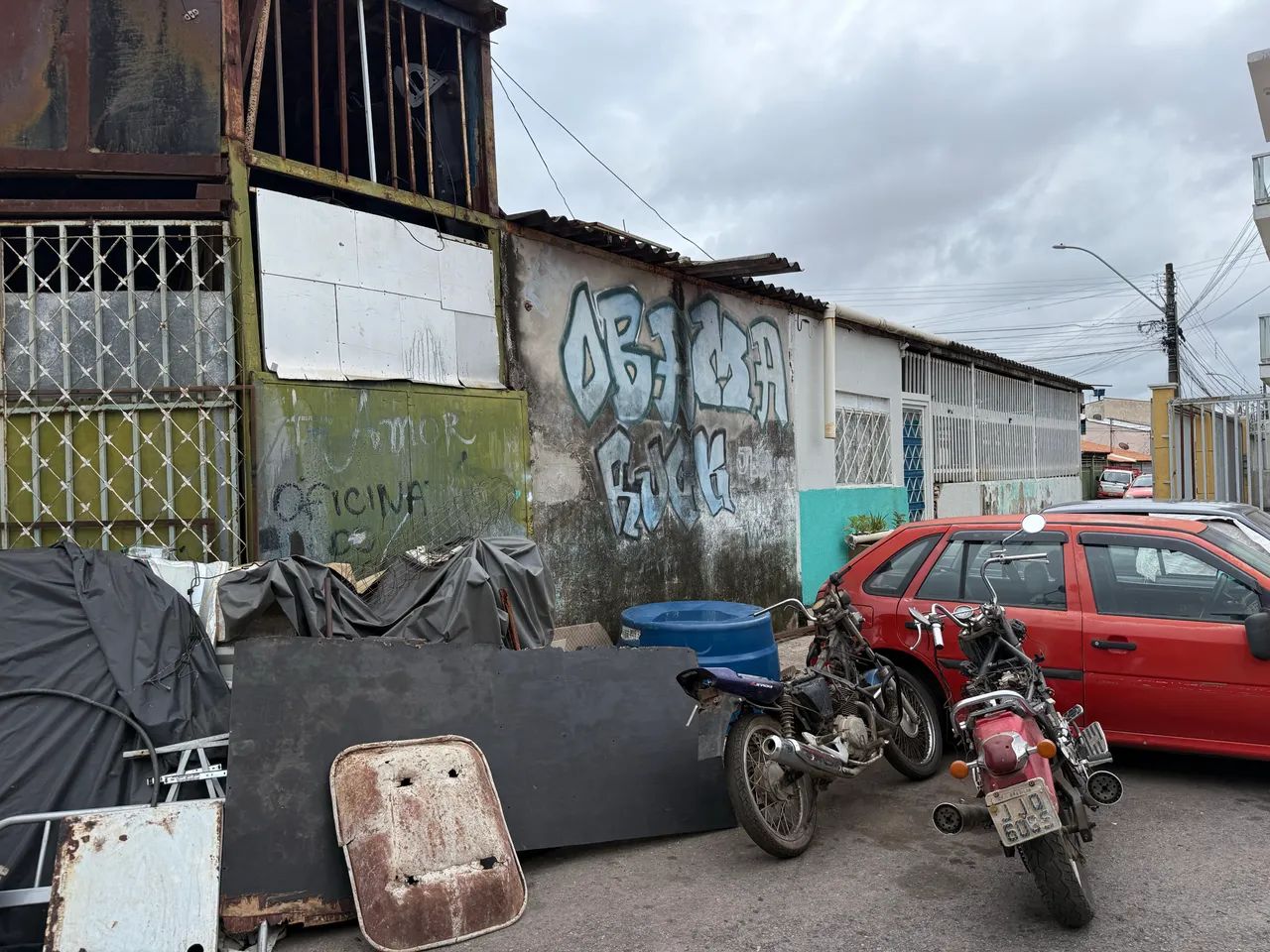 LOTE COMERCIAL DE ESQUINA VAZADO COM CASA 2 QUARTOS DUAS KITNET E UMA LOJA  - Foto 3