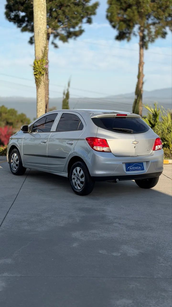 Chevrolet Onix Hatch LT 1.0 8V Flex Power Mec. 4P 2013 - Foto 3