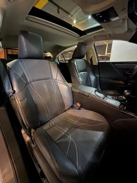 Lexus ES300h ES-300H ES300h 2.5 16V Aut. (hybrid), foto 11 de 18