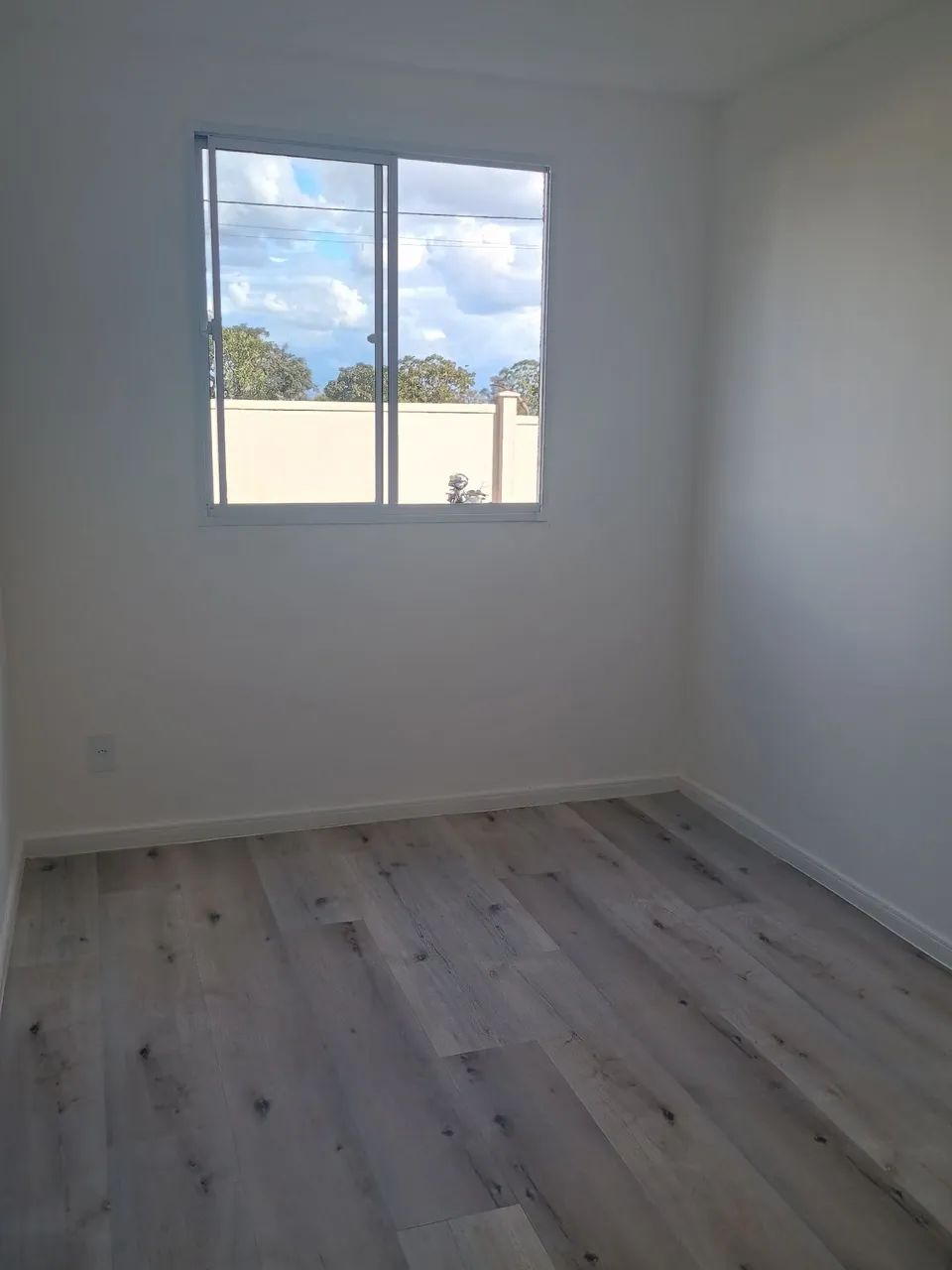 Aluga se quarto para mulher 