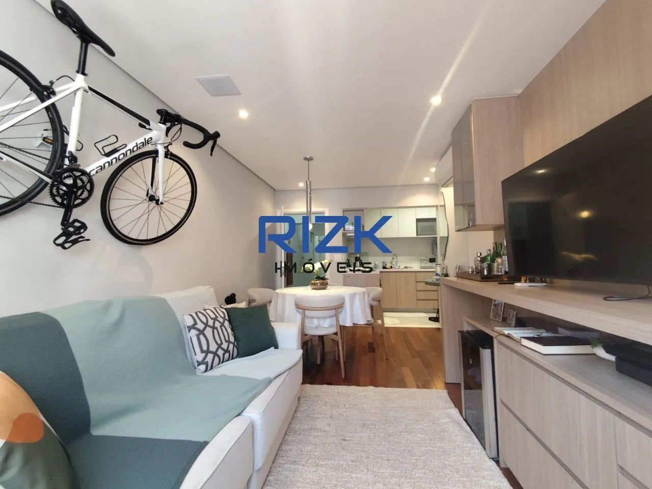 Apartamento a venda na Aclimação.