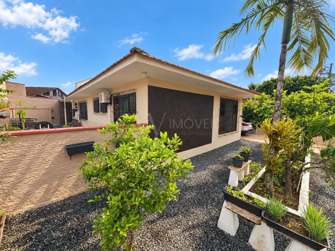 Casa plana com 3 suítes no Iririú - Foto 2