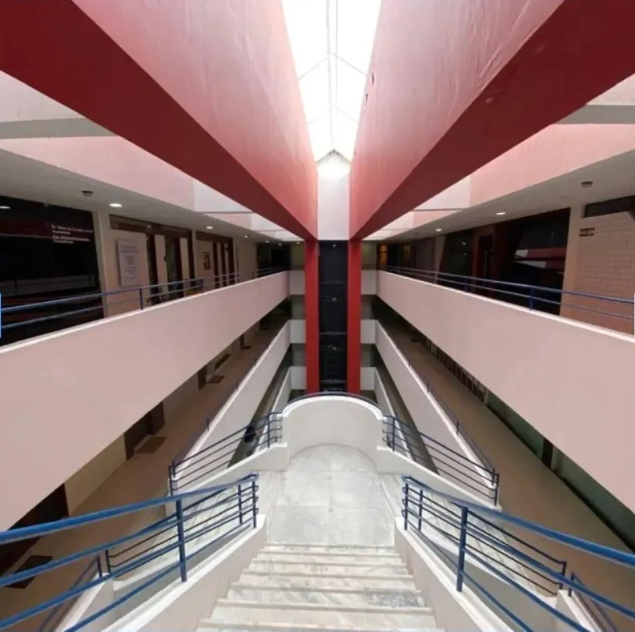 SALA COMERCIAL MOBILIADA E CLIMATIZADA PARA ATENDIMENTO PROFISSIONAL - Foto 2