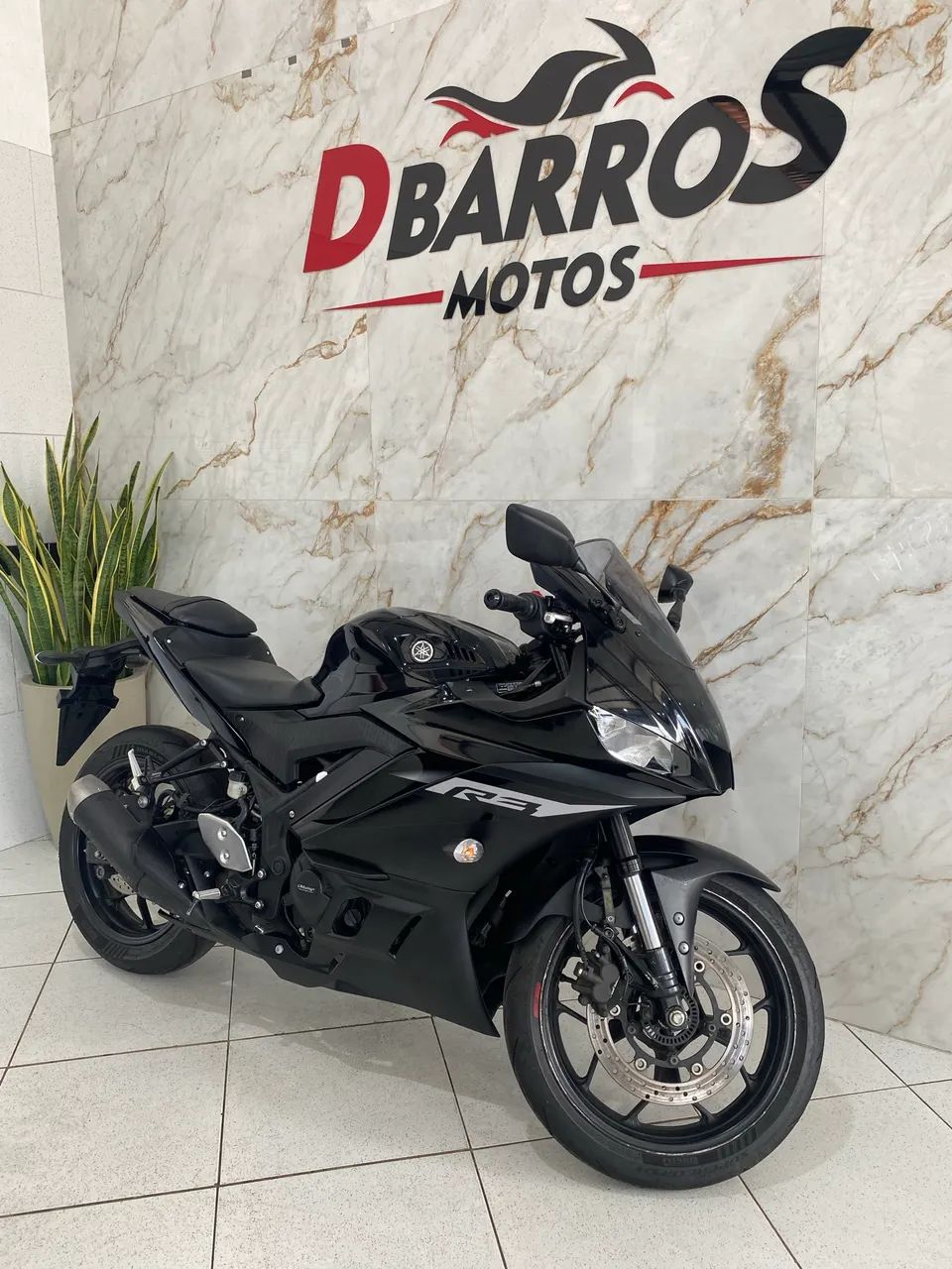 YAMAHA R3 2025 - Foto 2