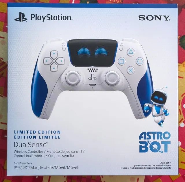 Dual sense Astro Bot