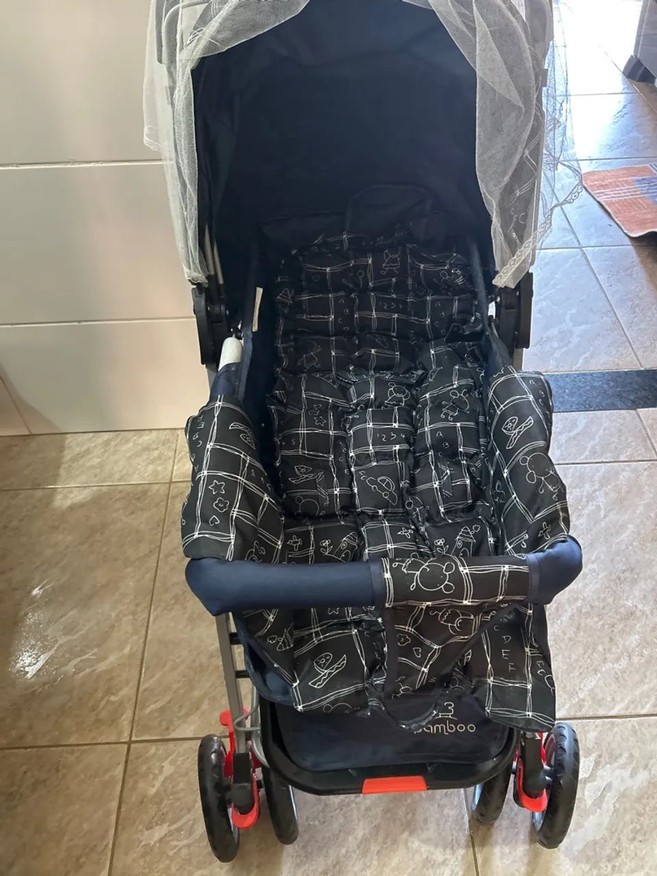 Carrinho de bebê, nunca usado