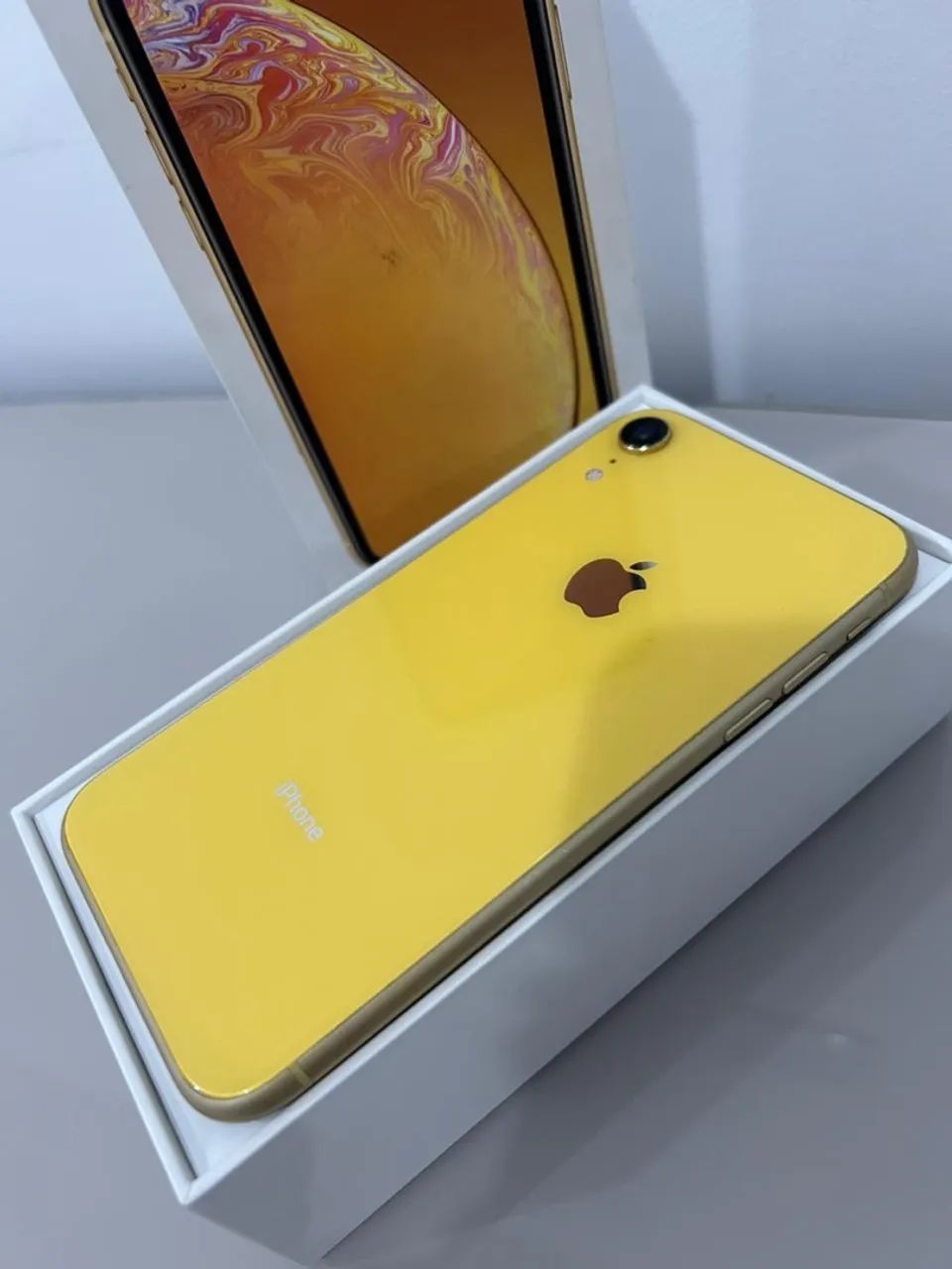 iPhone XR 64GB - Amarelo