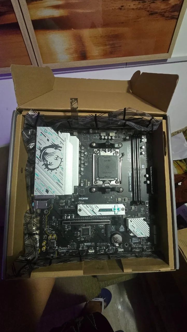 Placa Mãe AM5 MSI B650M GAMING WIFI - Foto 2