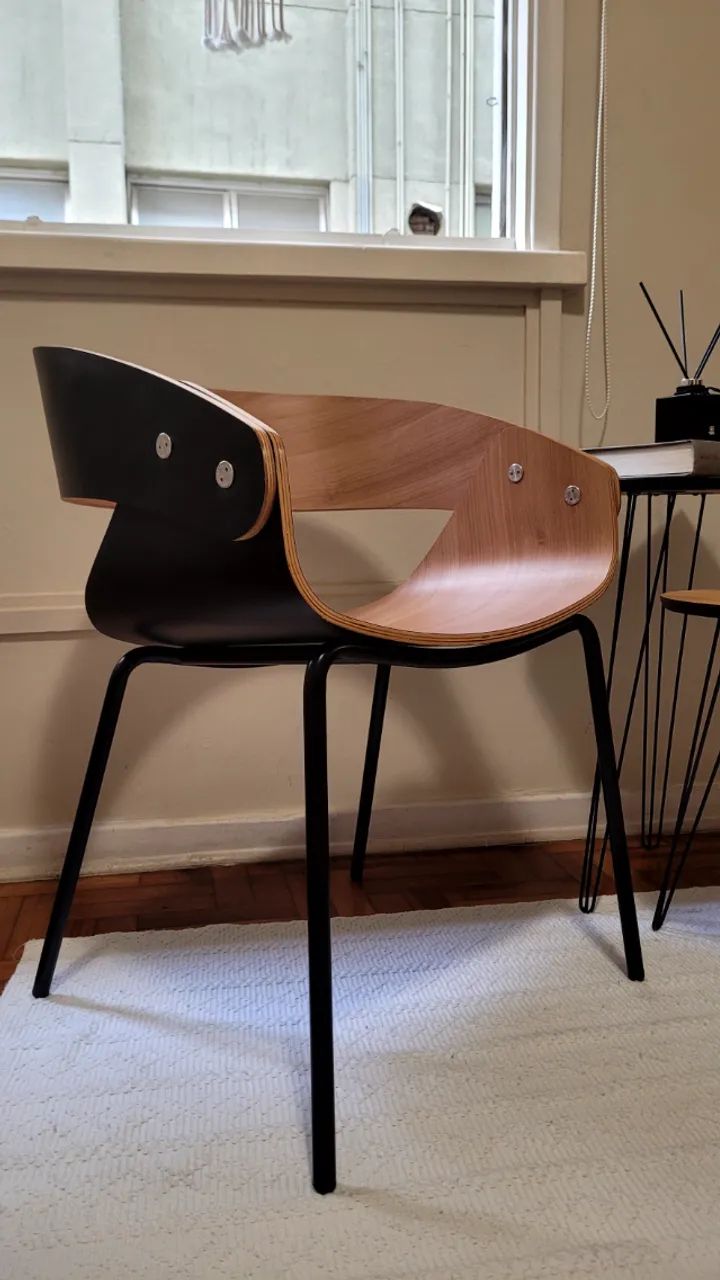 Cadeira Gràcia Artesian / Datelli Design - Multilaminado Bicolor Preto + Madeira - Foto 3