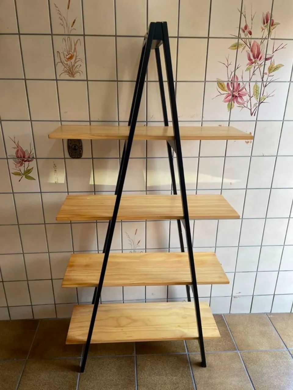 Estante Triangular Stairs da TOKSTOK - Foto 2