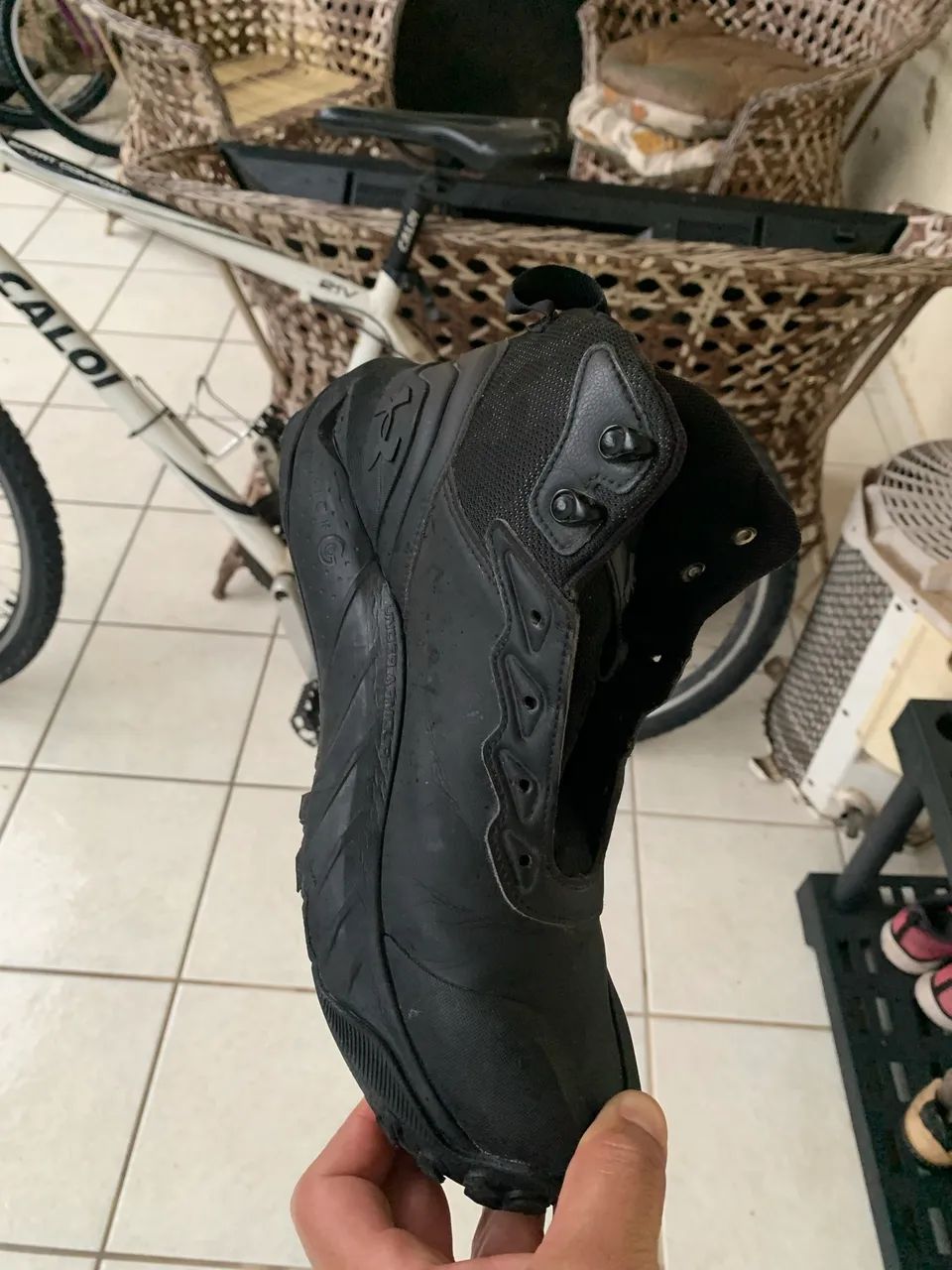 Coturno médio Under Armour  - Foto 2