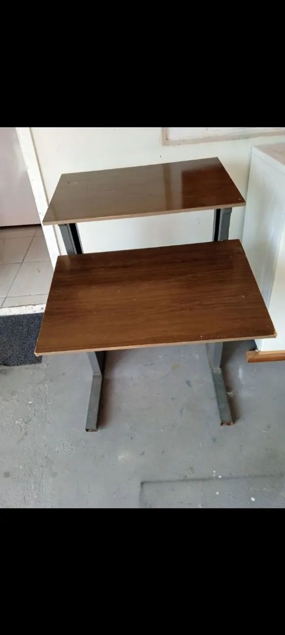 mesa  que se transforma em escrivaninha com regulagem de altura - Foto 2