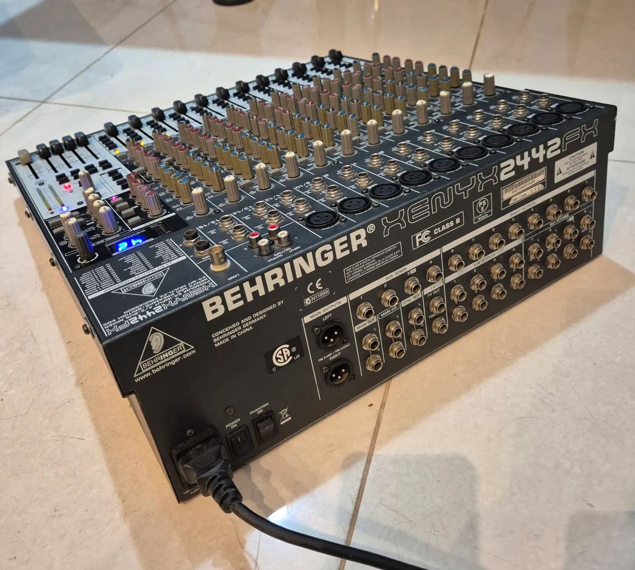Mesa de Som Behringher Xenyx FX 2442 FX - Foto 3
