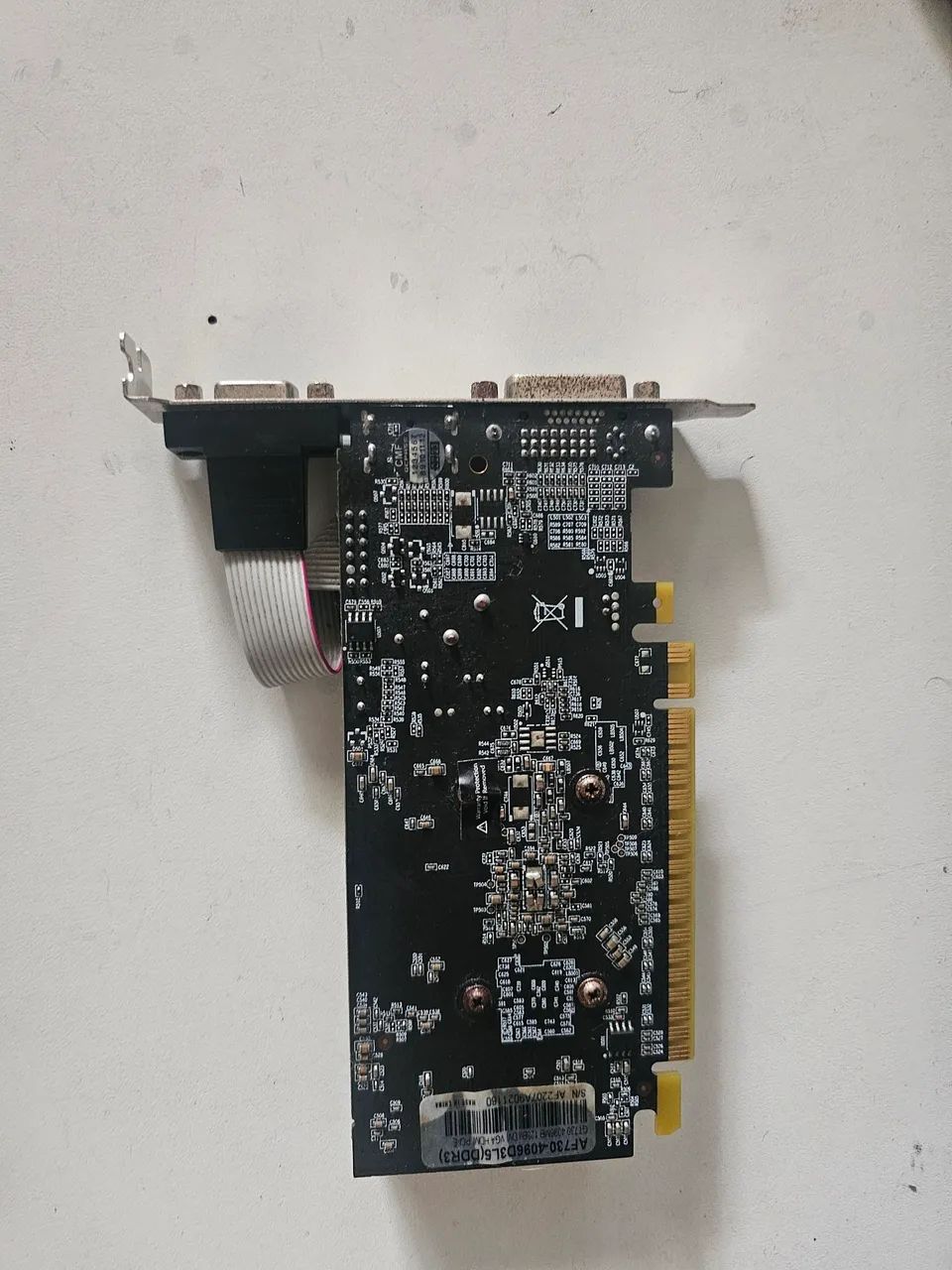 PLACA DE VIDEO GT 730 4GB  - Foto 2