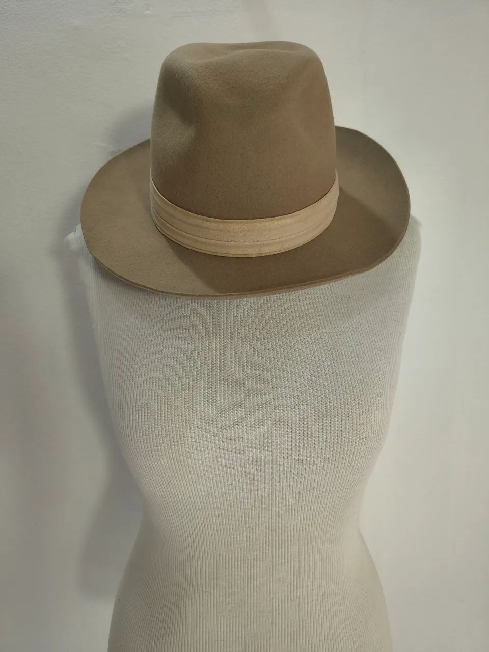 Chapéu Prada Safari vintage 