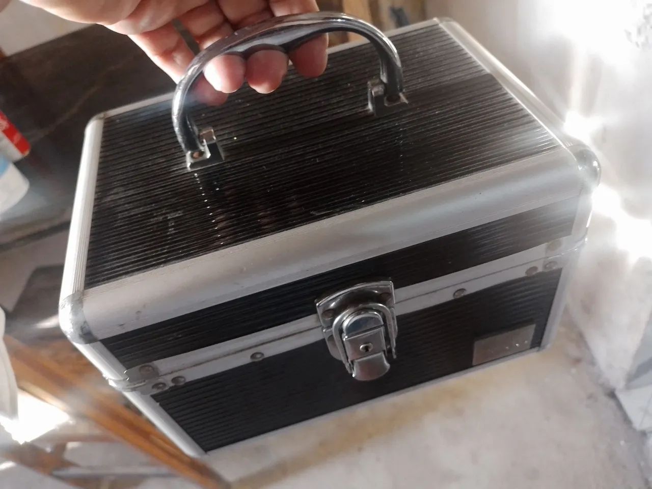 Vendo esta maleta com esses acessórios de unhas  - Foto 3
