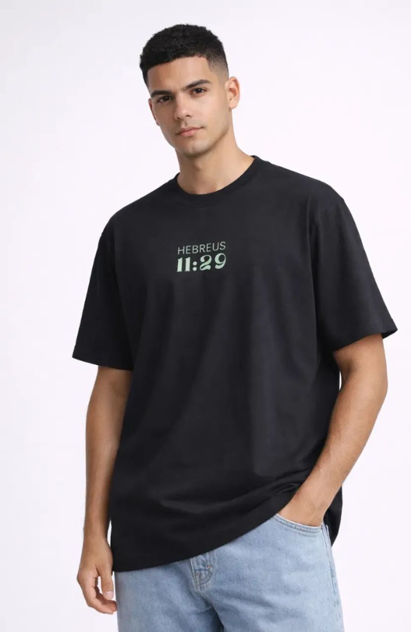 Camiseta Cristã Oversized - Moisés