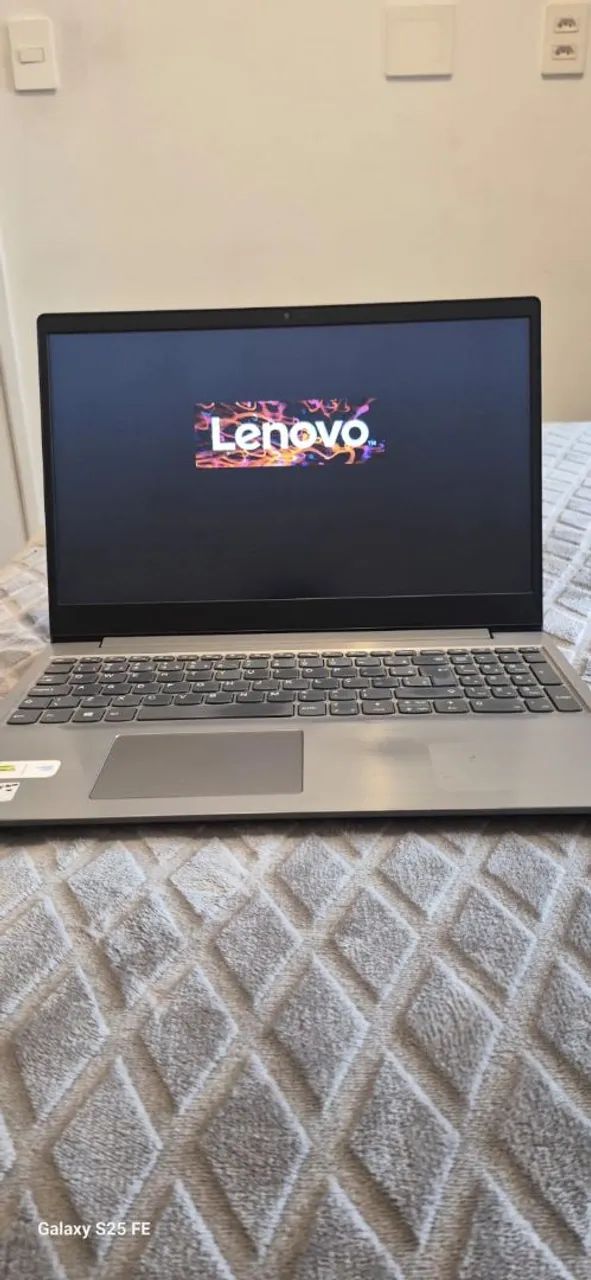Notebook semi novo 