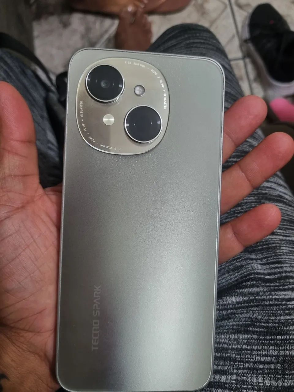 Celular Tecno Spark  - Foto 2
