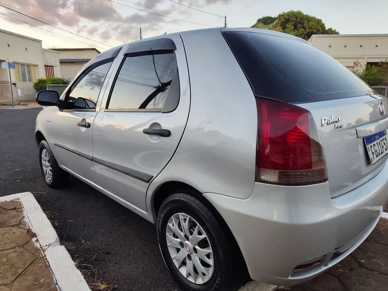 Fiat Palio Celebration 1.0 Fire Flex 8V 4P 2013 - Foto 5