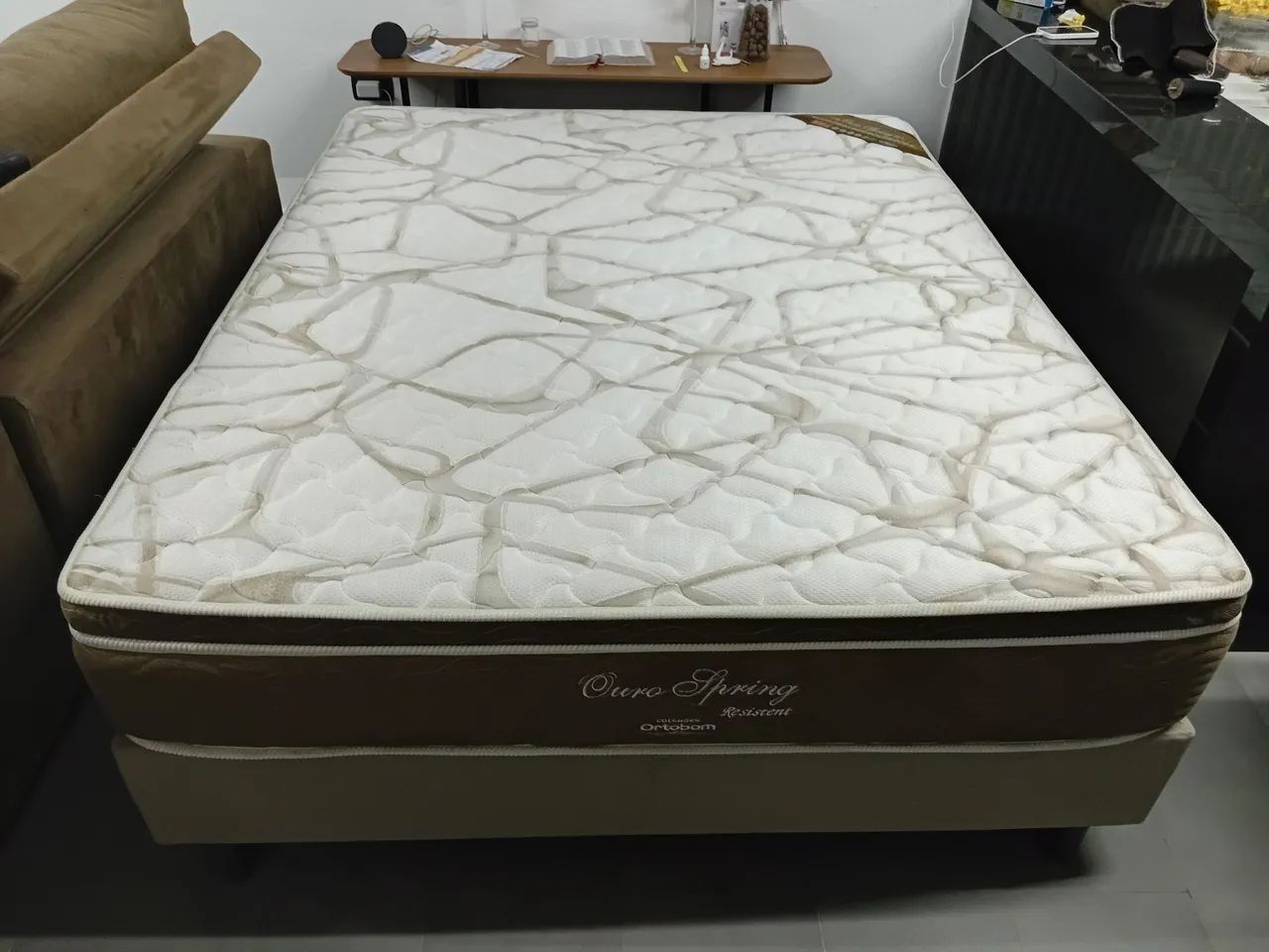 Vendo cama de casal Queen entrego  - Foto 2