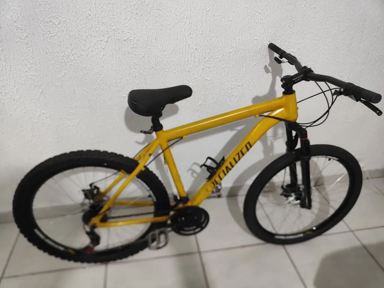 Bicicleta aro 26 Alumínio Freio disco - Foto 3