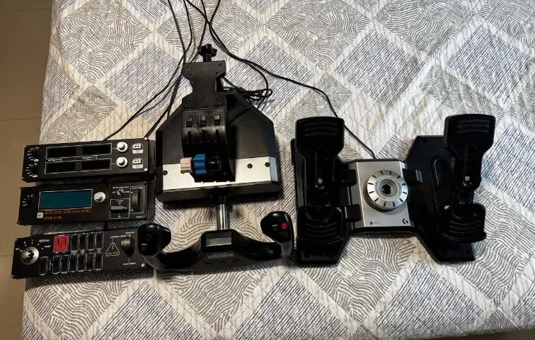 Simulador de Voo Logitech (Kit Completo) - Foto 2