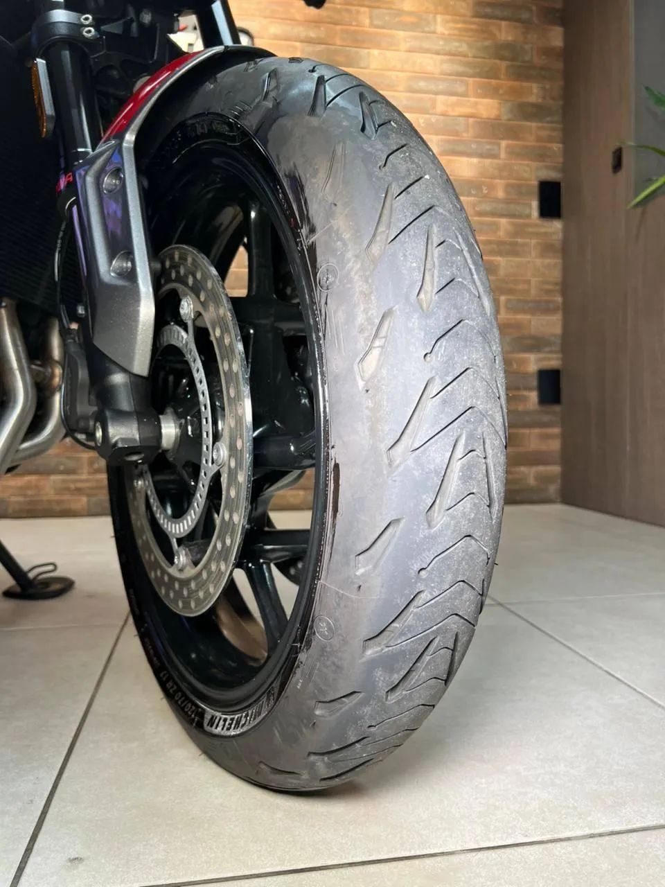 TRIUMPH TRIDENT 660 2024 - Foto 5