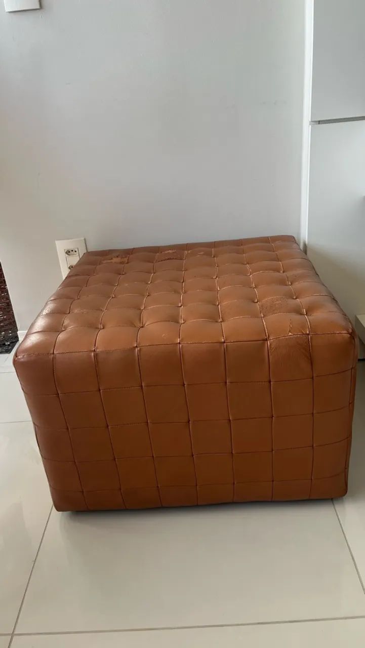 Puff elegante de couro Herbali - Foto 2