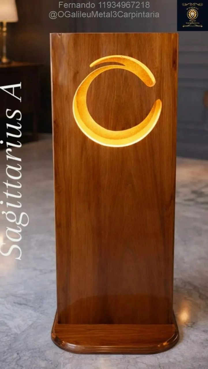 Luminária de Piso.
