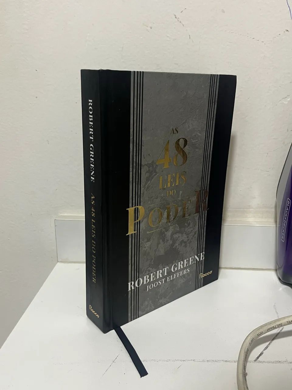 Livro as 48 leis do poder Robert Greene - Foto 2