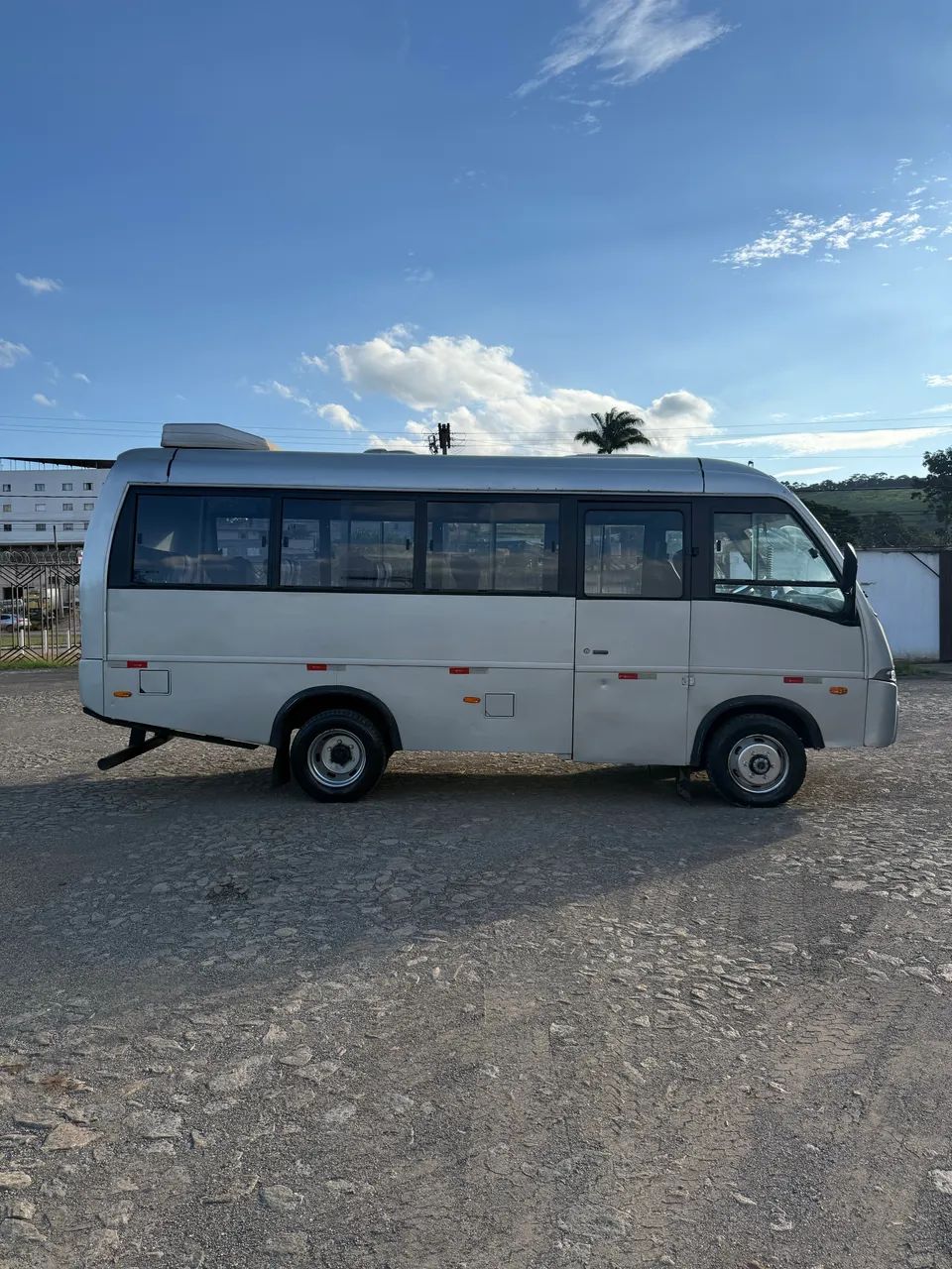 Micro Ônibus V8l Rodoviário(Com Ar) 2015/15 4x4 Funcionando - Foto 2