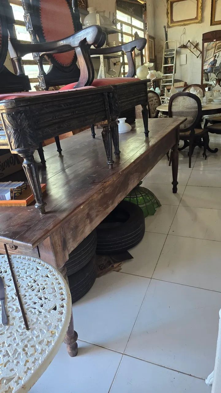 Mesa Antiga de madeira maciça 