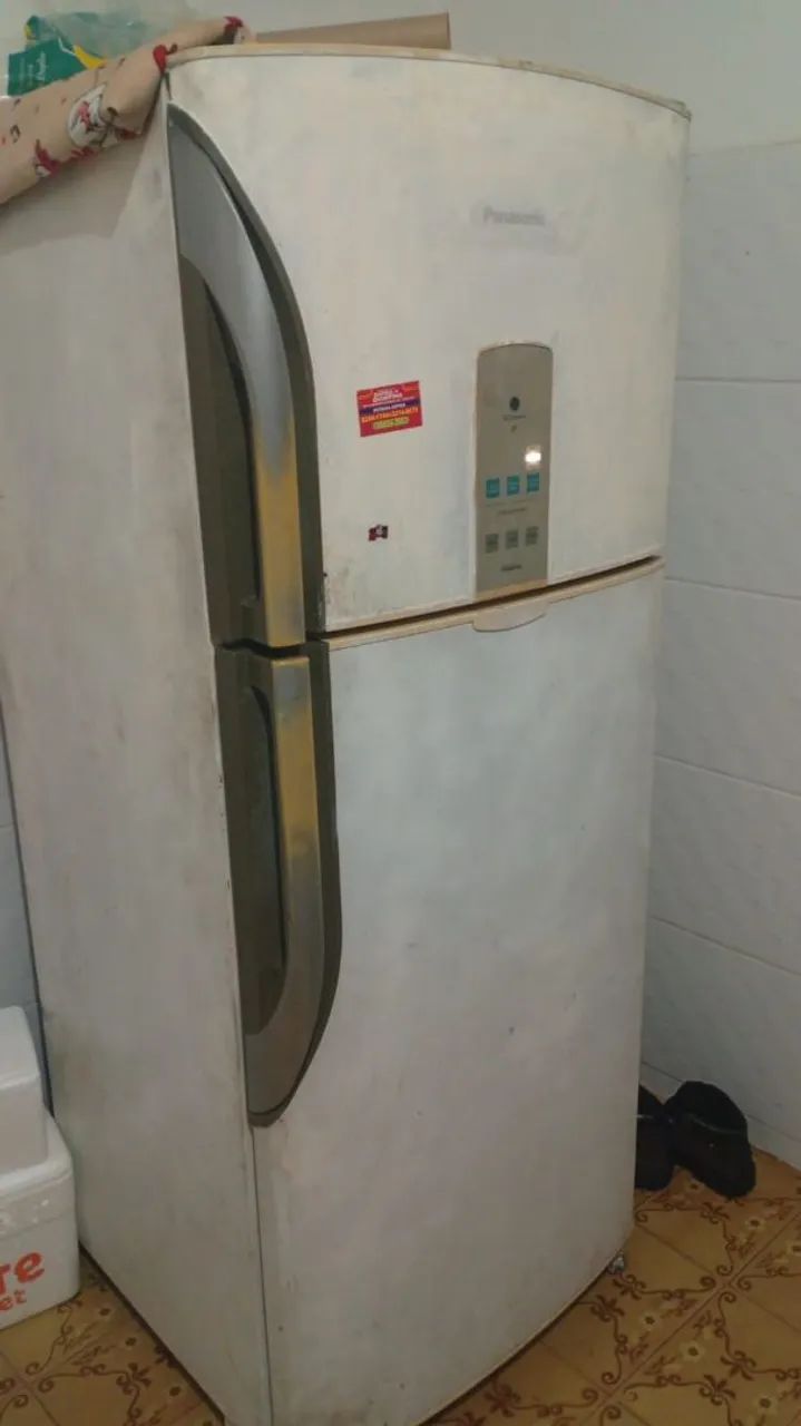 Geladeira  com defeito 
