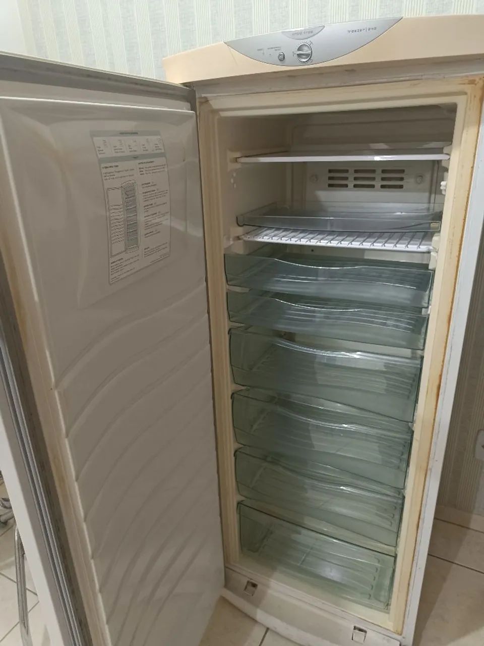 Freezer Vertical 240 litros Brastemp - Foto 2