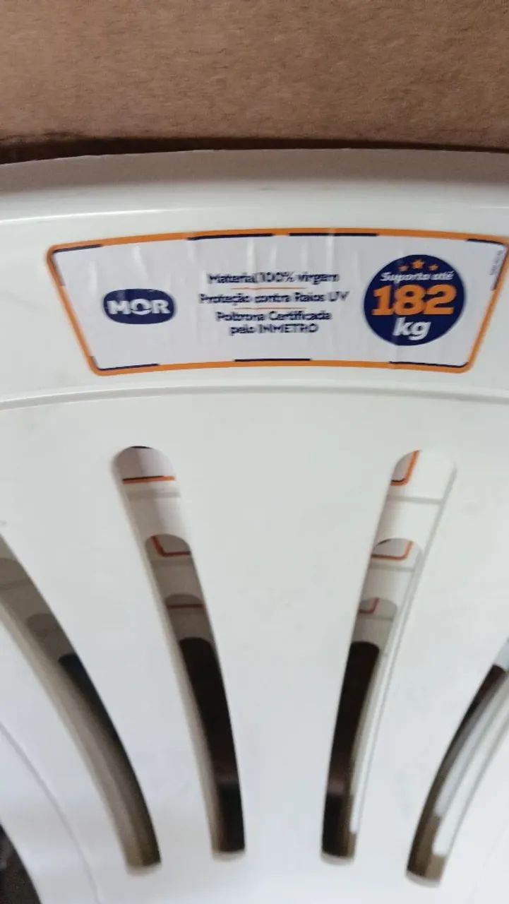 PROMOCAO Vendo 24 cadeiras plásticas novas com braço  - Foto 2
