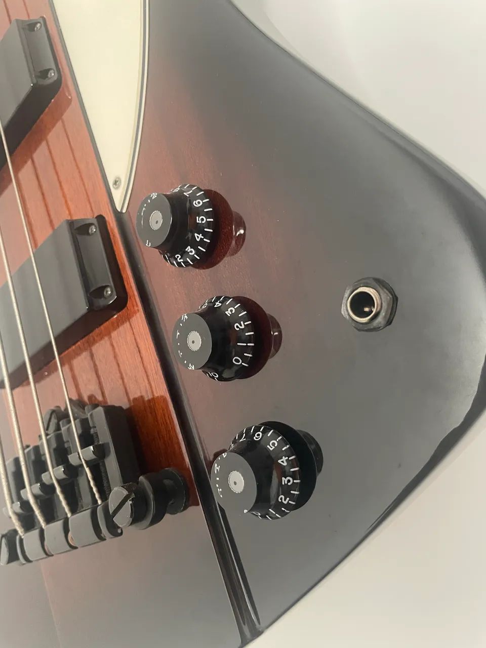Baixo Epiphone Thunderbird IV  - Foto 4
