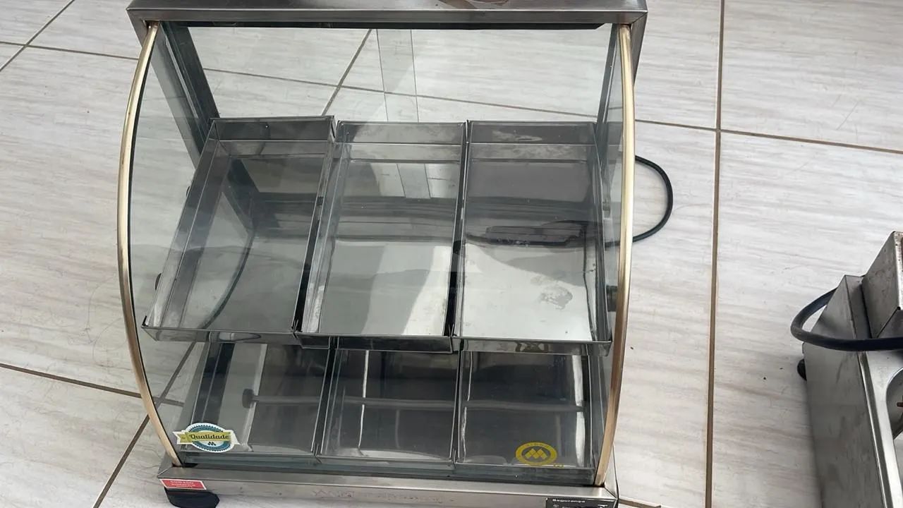 Estufa para salgados Marchesoni ótimo estado. 