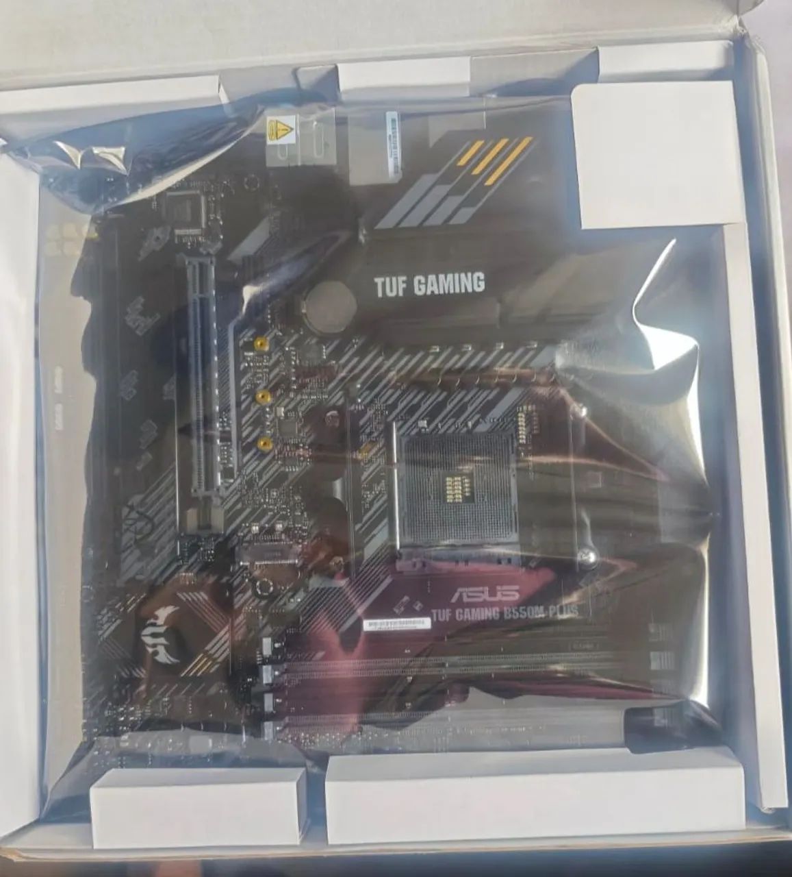 Placa Mãe ASUS TUF Gaming B550M-PLUS AM4 - Nova (Sem uso) - Foto 3