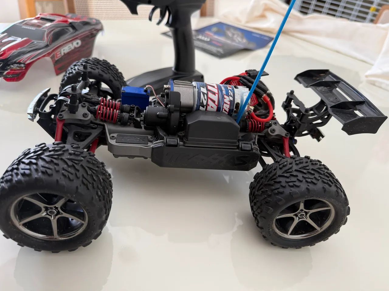 Traxxas E-Revo 1/16 - Foto 5