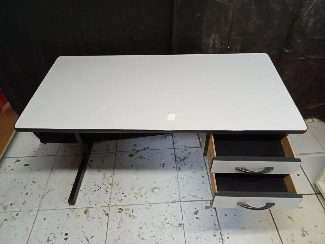 Mesa de Escritório com Gavetas  - Foto 5