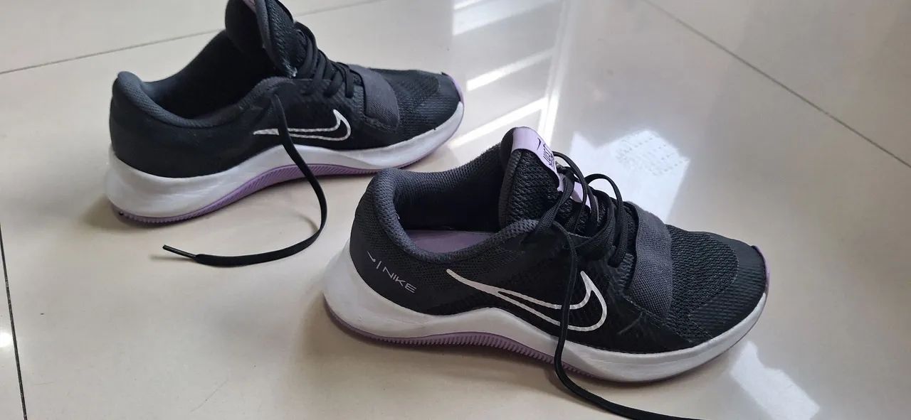 Nike MC Trainer 2 Lilás e Preto TAM 34