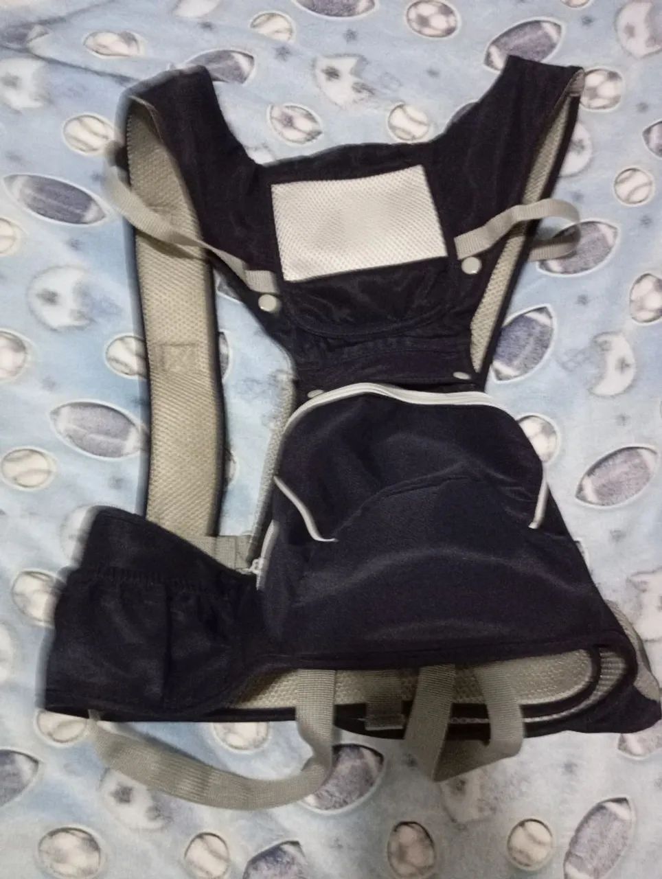 Porta-bebê Ergonômico Preto e Cinza - Ótimo Estado