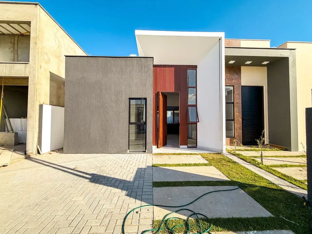 Casa no Village Sudoeste pronta para morar de 3 quartos