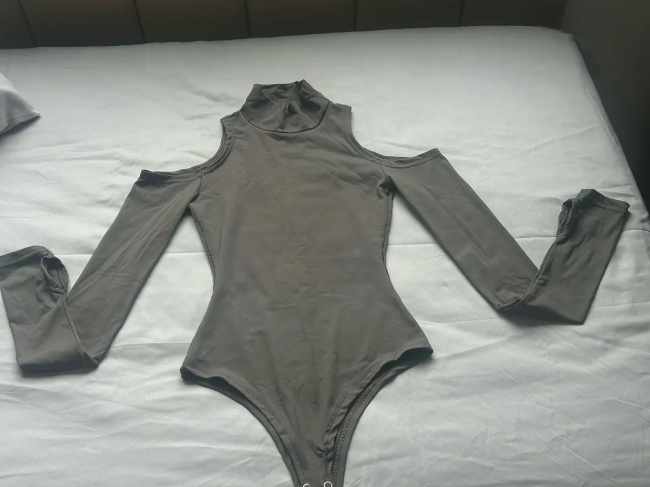 Vendo roupas no precinho, chamar no privado - Foto 3