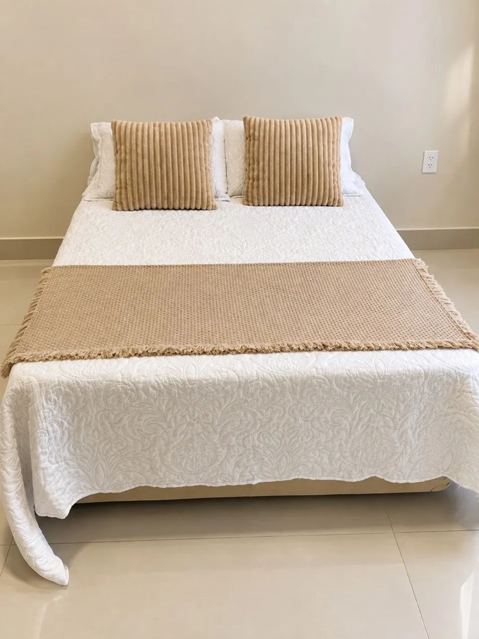 Vendo cama box de casal com colchão  - Foto 2