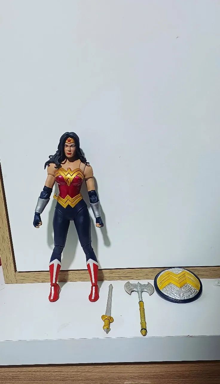 Action figure mcfarlane mulher maravilha repintada 